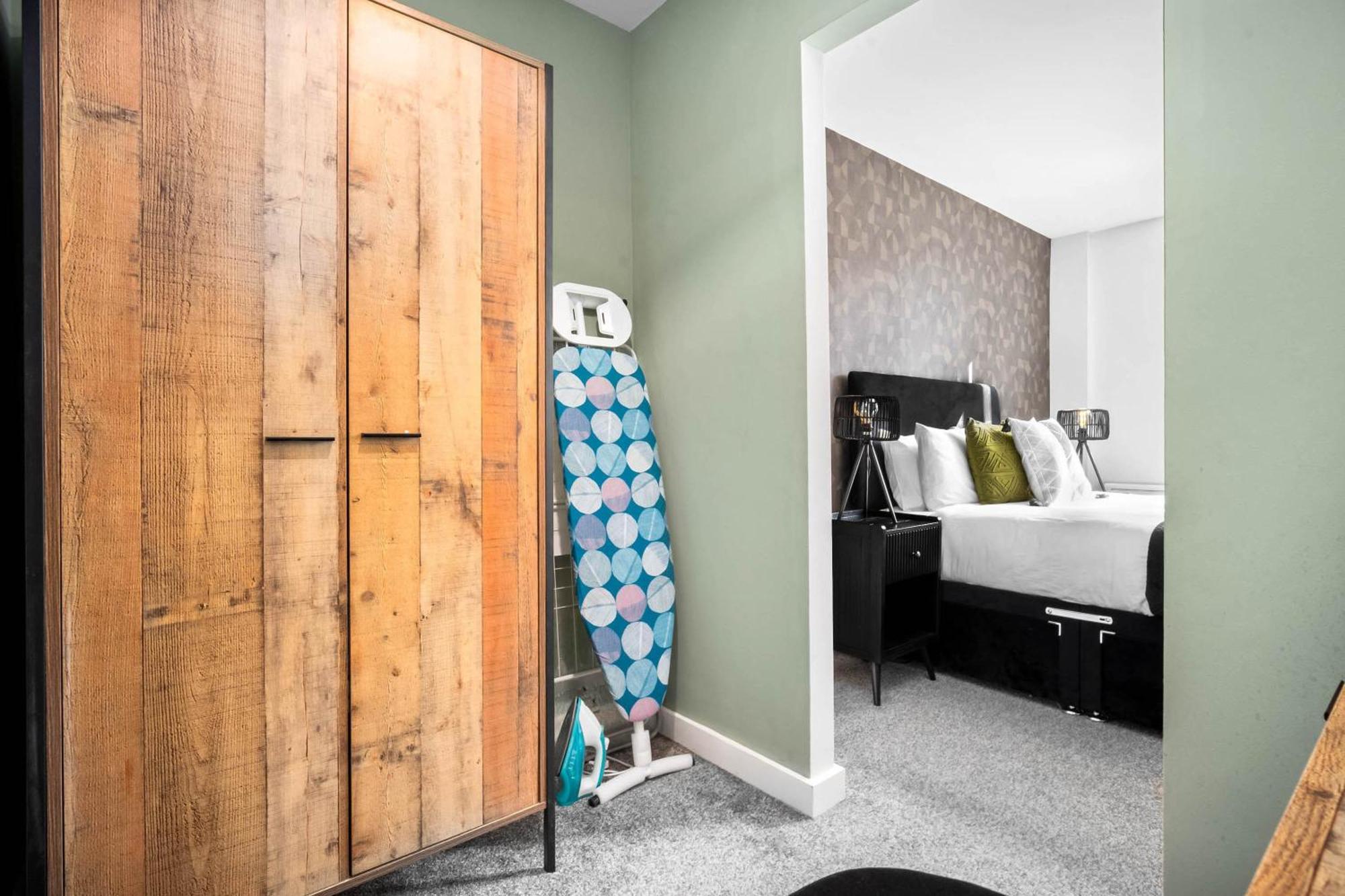 Luxury Apartment - Secure Parking - Gated Development - Near Jq & Birmingham City Centre 6Sh المظهر الخارجي الصورة